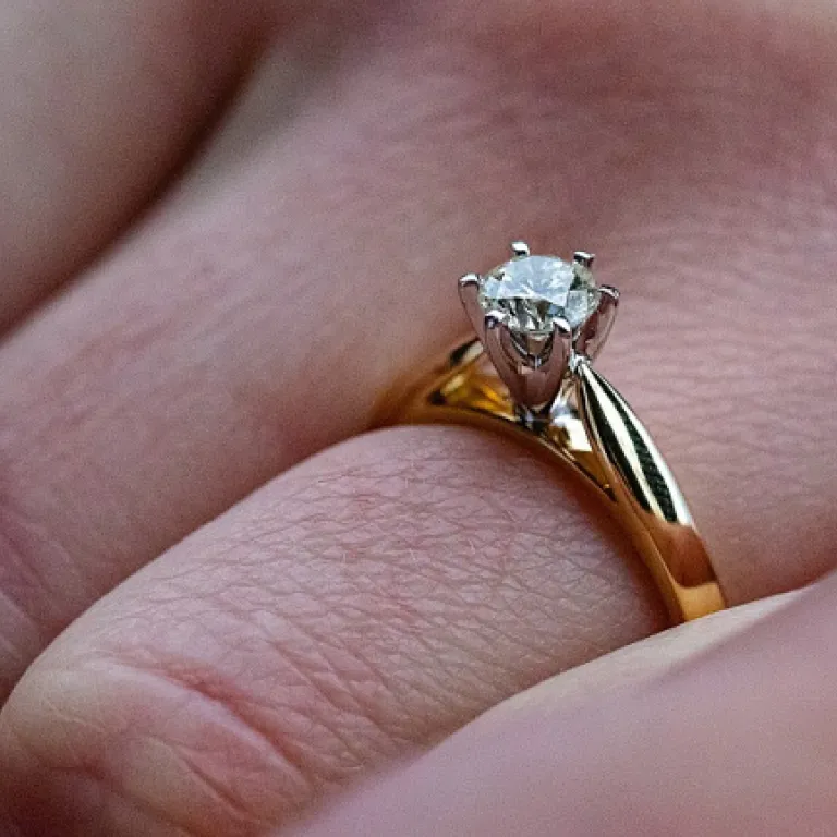 The Art of Choosing Interlocking Wedding Rings