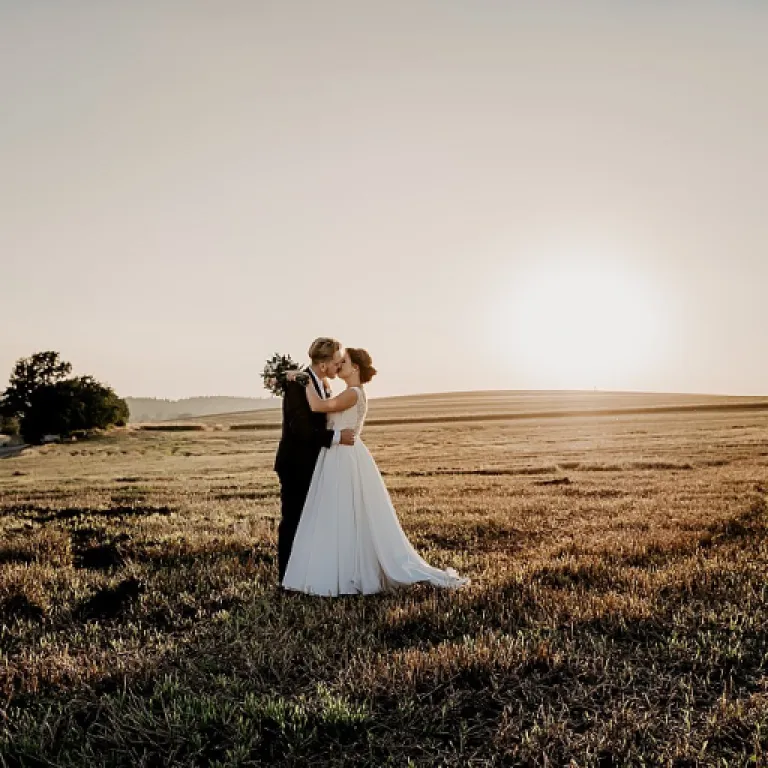 Why garnet engagement rings are a meaningful choice for your wedding